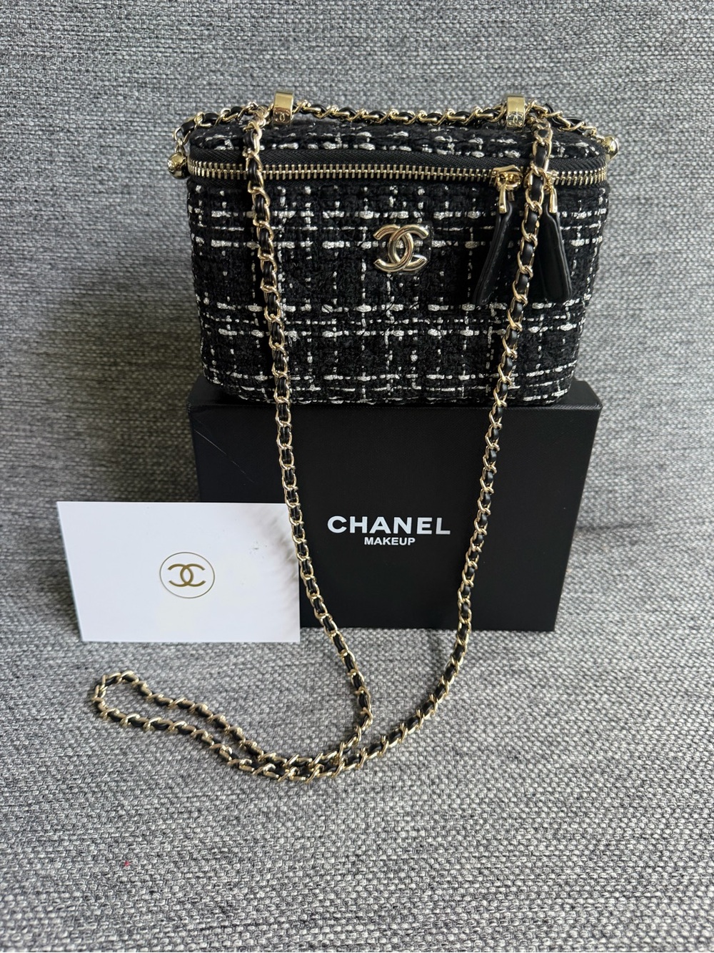 CHANEL MAKEUP Black & White Tweed Mini Vanity Crossbody with Gold Chain - Picture 2 of 10